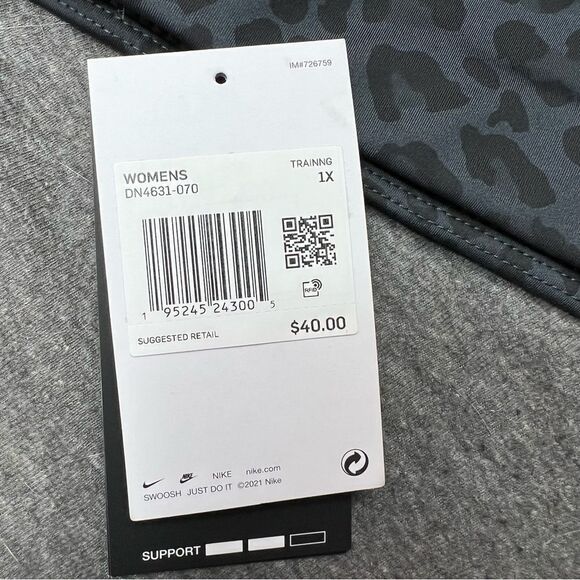 Nike Dri Fit Women’s Swoosh Bra Animal Print - Picture 7 of 7